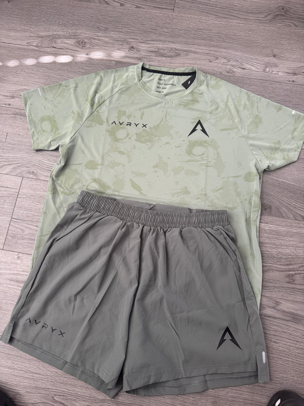 AVRYX Sage Camo Set